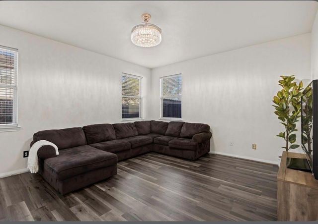 2202 Chelsea Vale Drive, Fresno, TX 77545