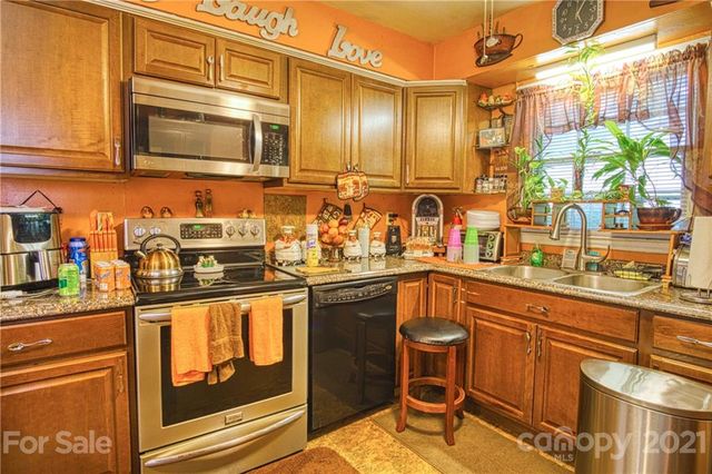 6222 Bonnybrook Lane, Charlotte, NC 28212