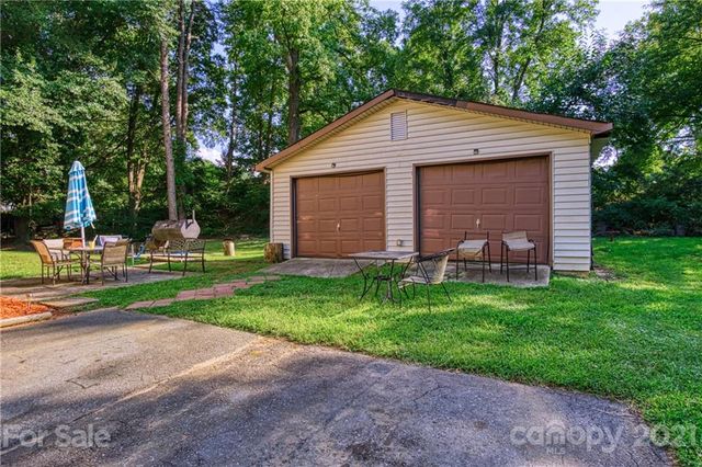 6222 Bonnybrook Lane, Charlotte, NC 28212