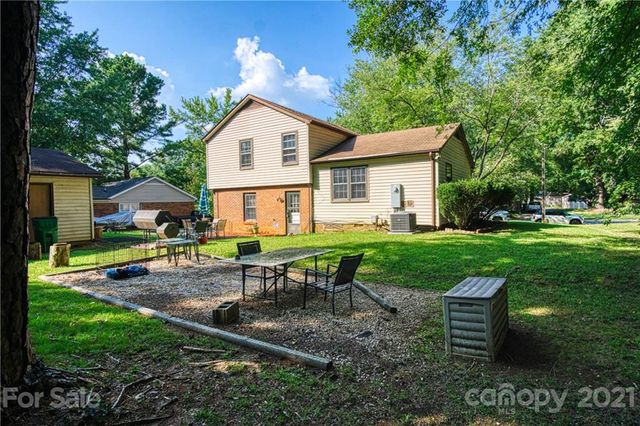 6222 Bonnybrook Lane, Charlotte, NC 28212