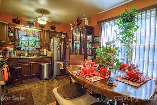 6222 Bonnybrook Lane, Charlotte, NC 28212