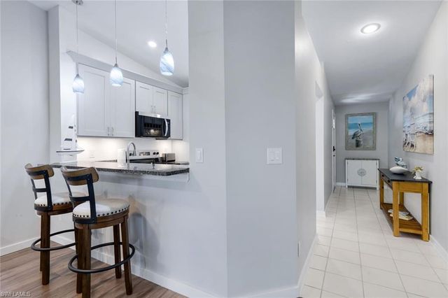 810 New Waterford DR 203, Naples, FL 34104