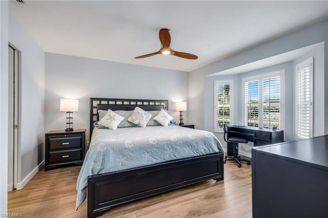 810 New Waterford DR 203, Naples, FL 34104