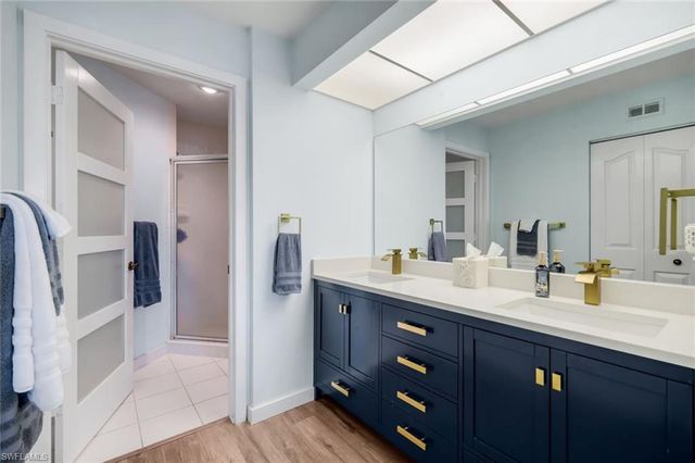 810 New Waterford DR 203, Naples, FL 34104
