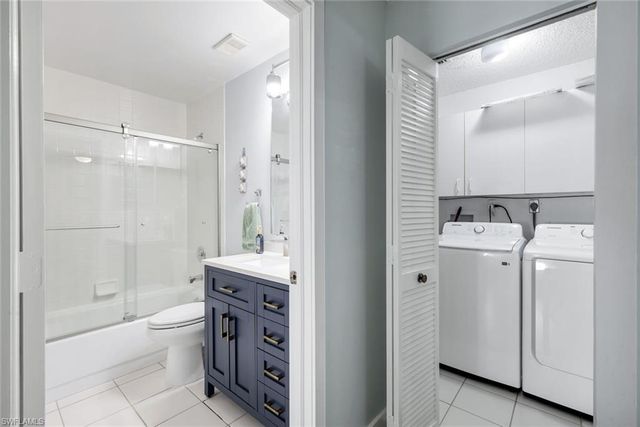 810 New Waterford DR 203, Naples, FL 34104