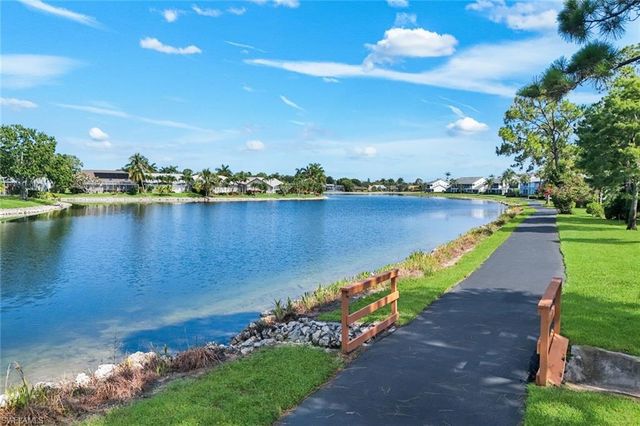 810 New Waterford DR 203, Naples, FL 34104