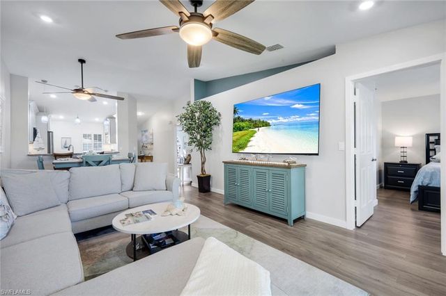 810 New Waterford DR 203, Naples, FL 34104