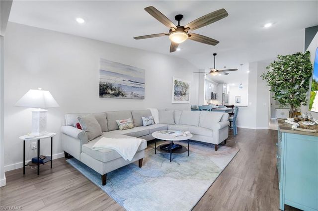 810 New Waterford DR 203, Naples, FL 34104