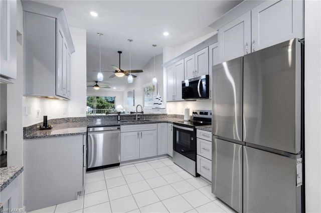 810 New Waterford DR 203, Naples, FL 34104
