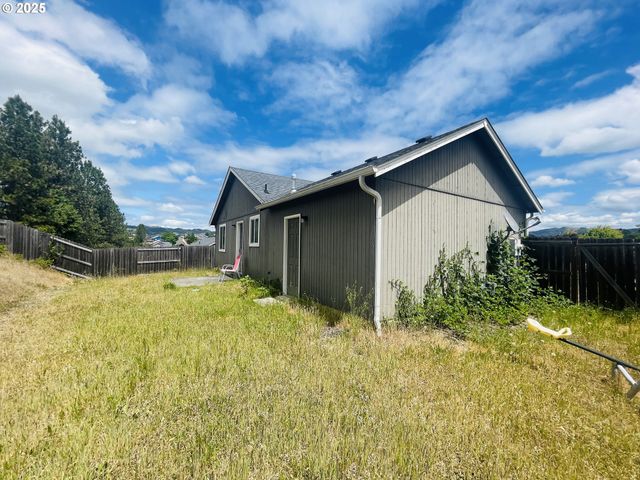 783 CALLAHAN Dr, Roseburg, OR 97471