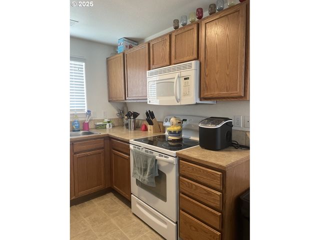 783 CALLAHAN Dr, Roseburg, OR 97471