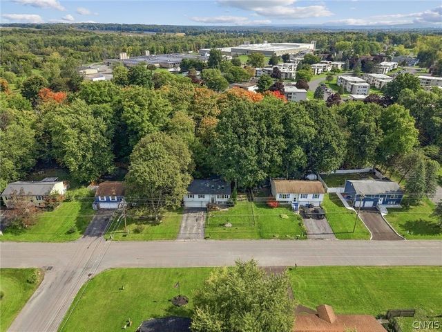 215 Birchwood Boulevard, Van Buren, NY 13027
