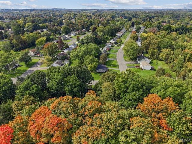 215 Birchwood Boulevard, Van Buren, NY 13027