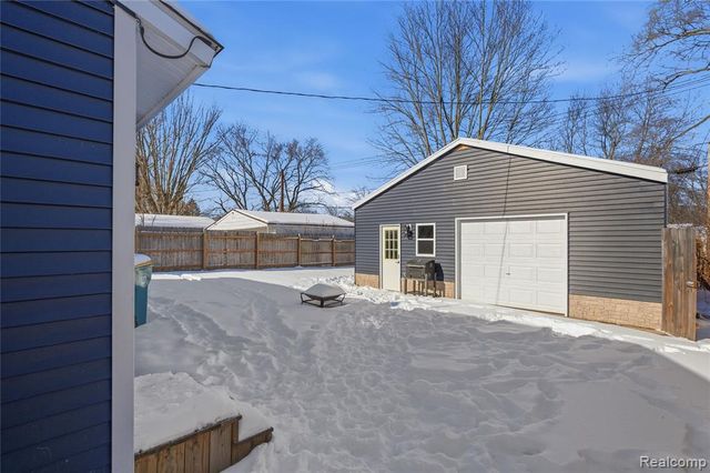 1273 Fall River Road, Ypsilanti, MI 48198