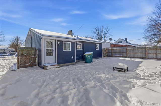 1273 Fall River Road, Ypsilanti, MI 48198