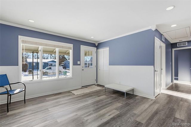 1273 Fall River Road, Ypsilanti, MI 48198