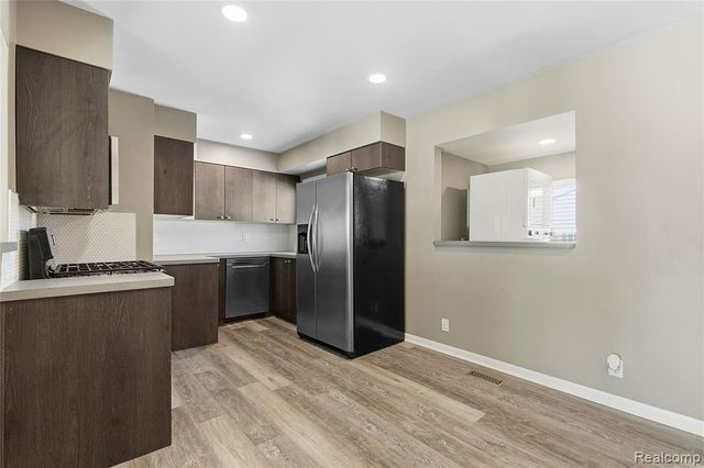 1273 Fall River Road, Ypsilanti, MI 48198