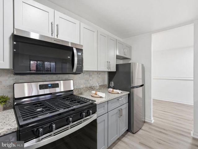 3930 STONE GATE DR, Suitland, MD 20746