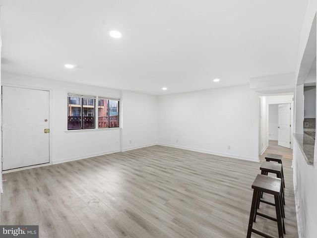 3930 STONE GATE DR, Suitland, MD 20746