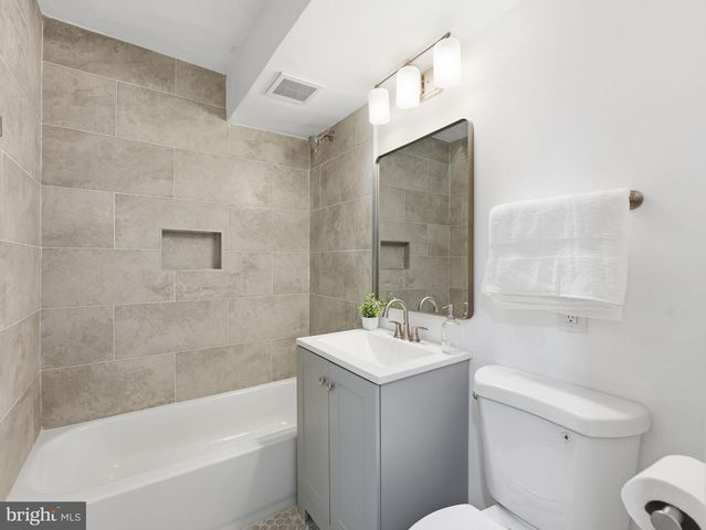 3930 STONE GATE DR, Suitland, MD 20746