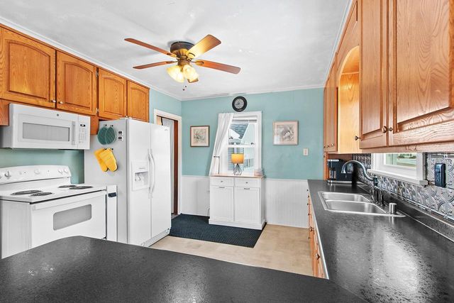 220 E WHITNEY STREET, Green Bay, WI 54301