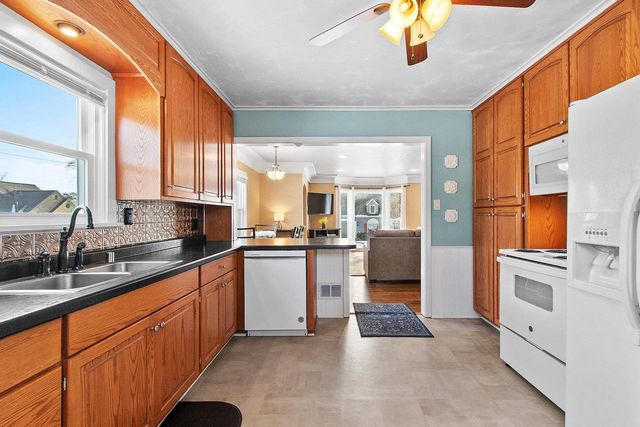 220 E WHITNEY STREET, Green Bay, WI 54301