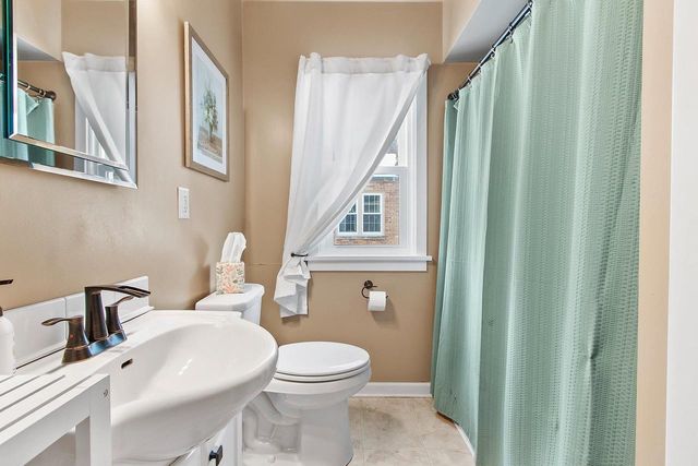 220 E WHITNEY STREET, Green Bay, WI 54301