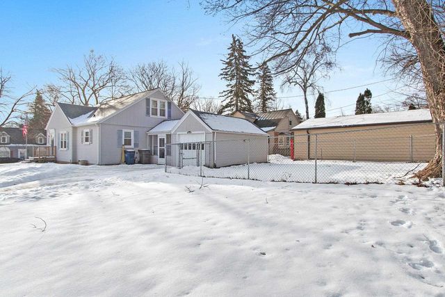 220 E WHITNEY STREET, Green Bay, WI 54301