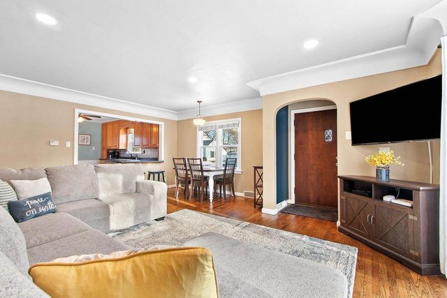 220 E WHITNEY STREET, Green Bay, WI 54301