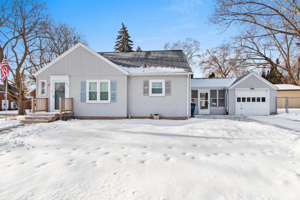 220 E WHITNEY STREET, Green Bay, WI 54301