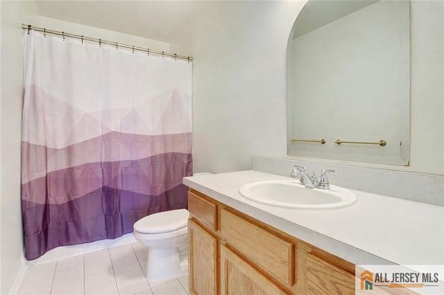 33 Cherry Blossom Drive, Monroe, NJ 08831