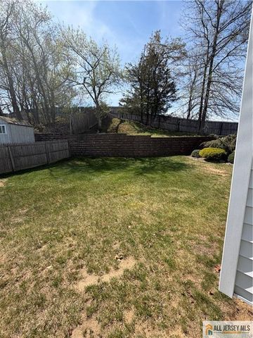 33 Cherry Blossom Drive, Monroe, NJ 08831