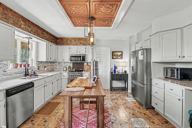 327 Hillside Church Road, Fountain Inn, SC 29644