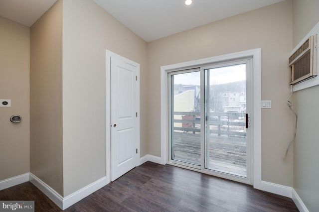 724 E CENTRE ST, Mahanoy City, PA 17948