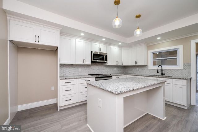 724 E CENTRE ST, Mahanoy City, PA 17948