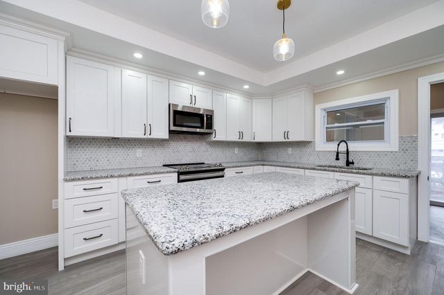 724 E CENTRE ST, Mahanoy City, PA 17948