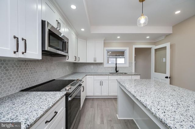 724 E CENTRE ST, Mahanoy City, PA 17948