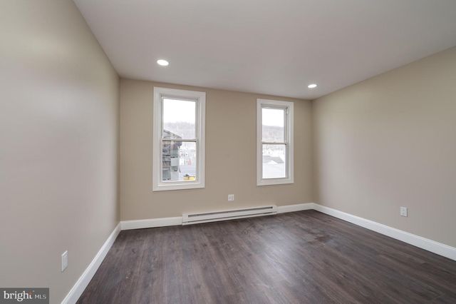 724 E CENTRE ST, Mahanoy City, PA 17948