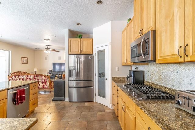 2013 QUAIL HOLLOW DR, Deland, FL 32720