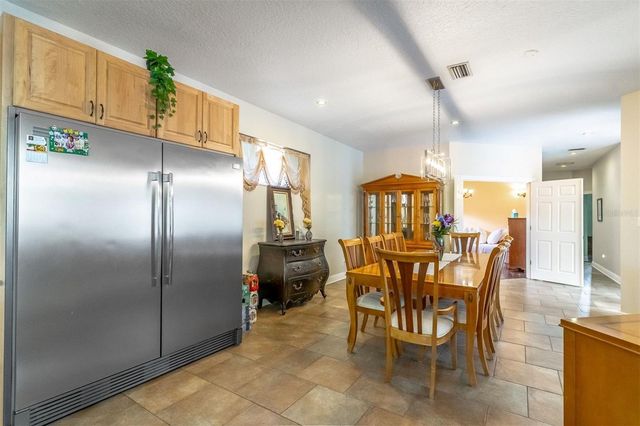 2013 QUAIL HOLLOW DR, Deland, FL 32720