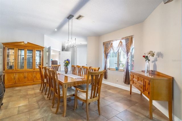 2013 QUAIL HOLLOW DR, Deland, FL 32720