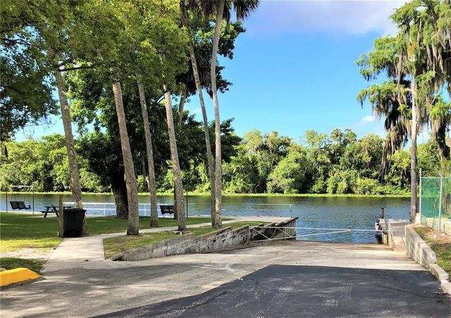 2013 QUAIL HOLLOW DR, Deland, FL 32720
