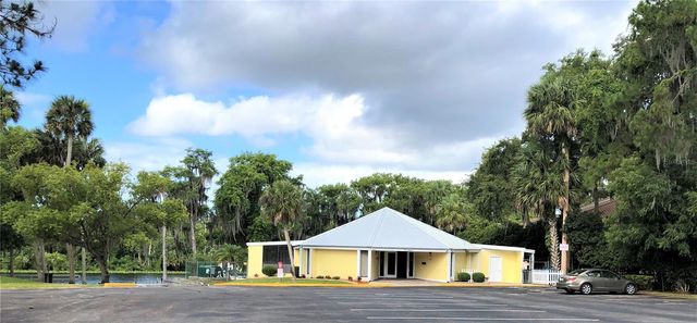 2013 QUAIL HOLLOW DR, Deland, FL 32720