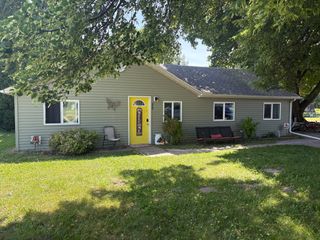 226 14th Street, Rapids City, IL 61278