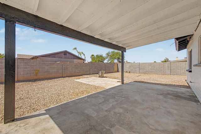 935 W Santa Cruz Drive, Tempe, AZ 85282