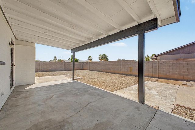 935 W Santa Cruz Drive, Tempe, AZ 85282