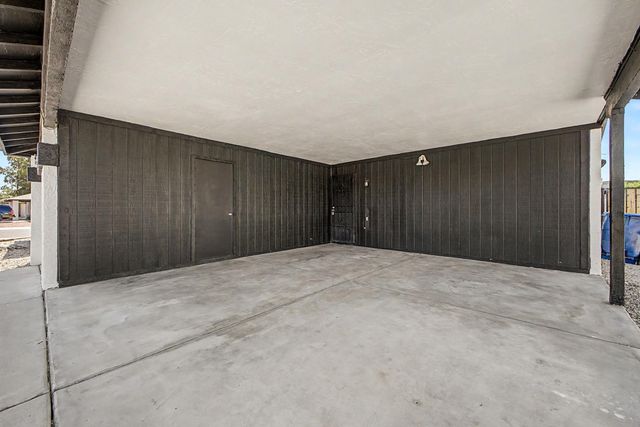 935 W Santa Cruz Drive, Tempe, AZ 85282
