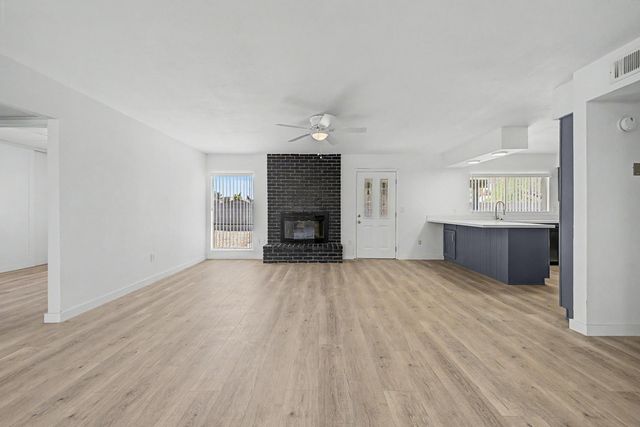 935 W Santa Cruz Drive, Tempe, AZ 85282