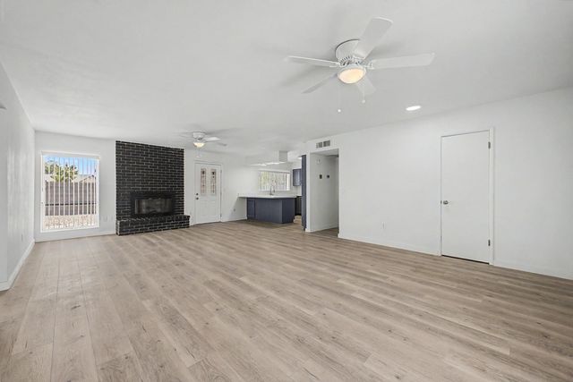 935 W Santa Cruz Drive, Tempe, AZ 85282