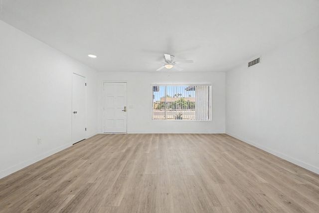 935 W Santa Cruz Drive, Tempe, AZ 85282